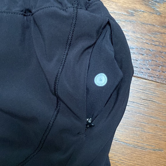 Lululemon Track That Mid-Rise Lined Short 5”, black, size 4 - Picture 10 of 12